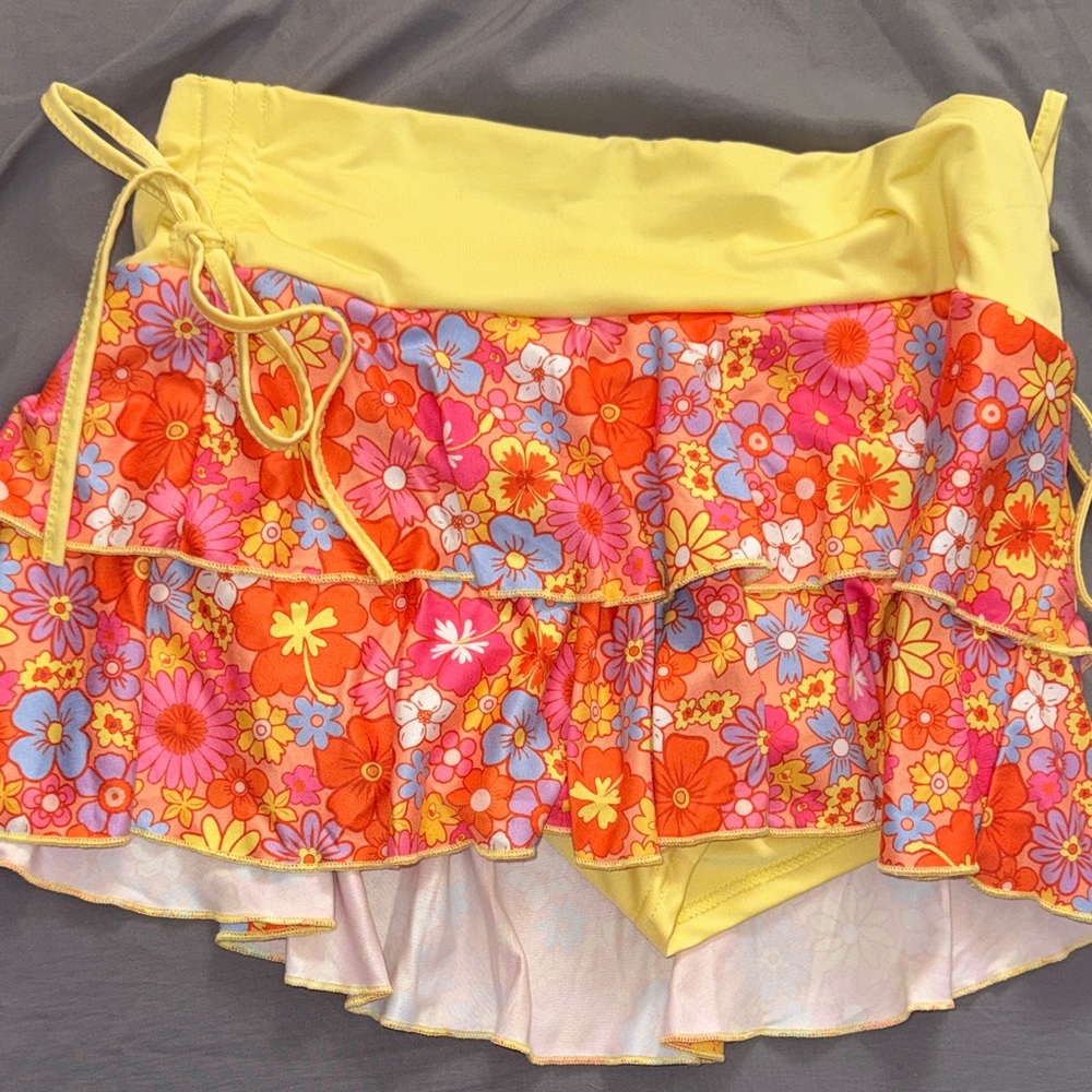 ROMWE Yellow and Floral Skort